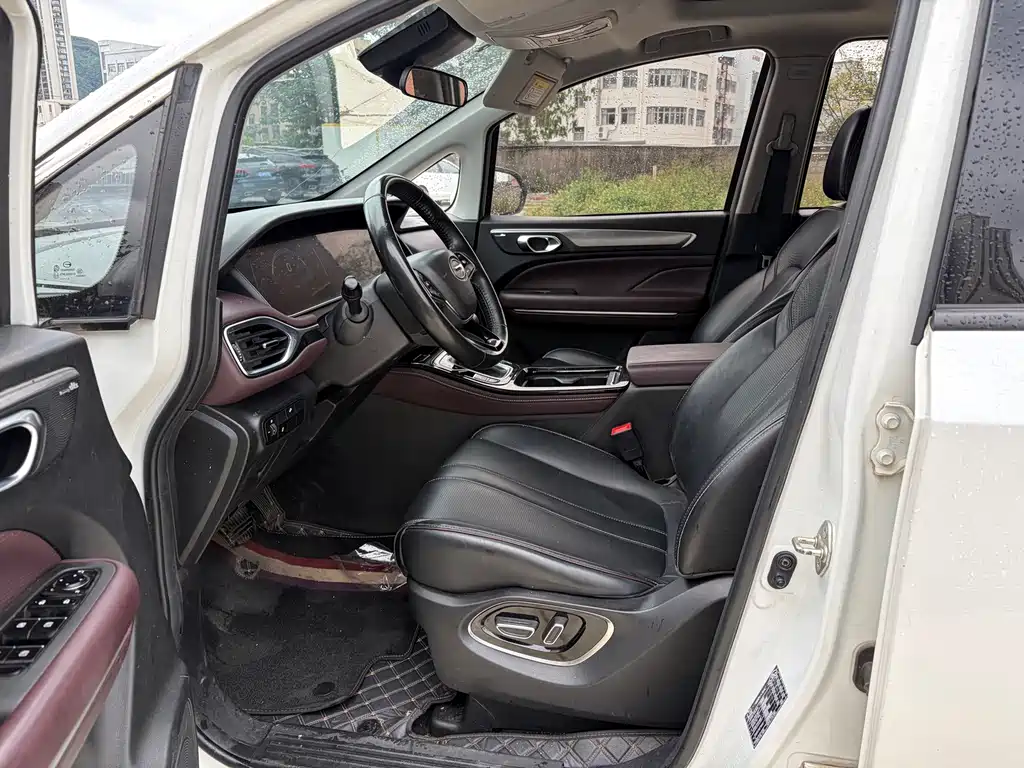GAC Trumpchi M6 2023 — фото 4