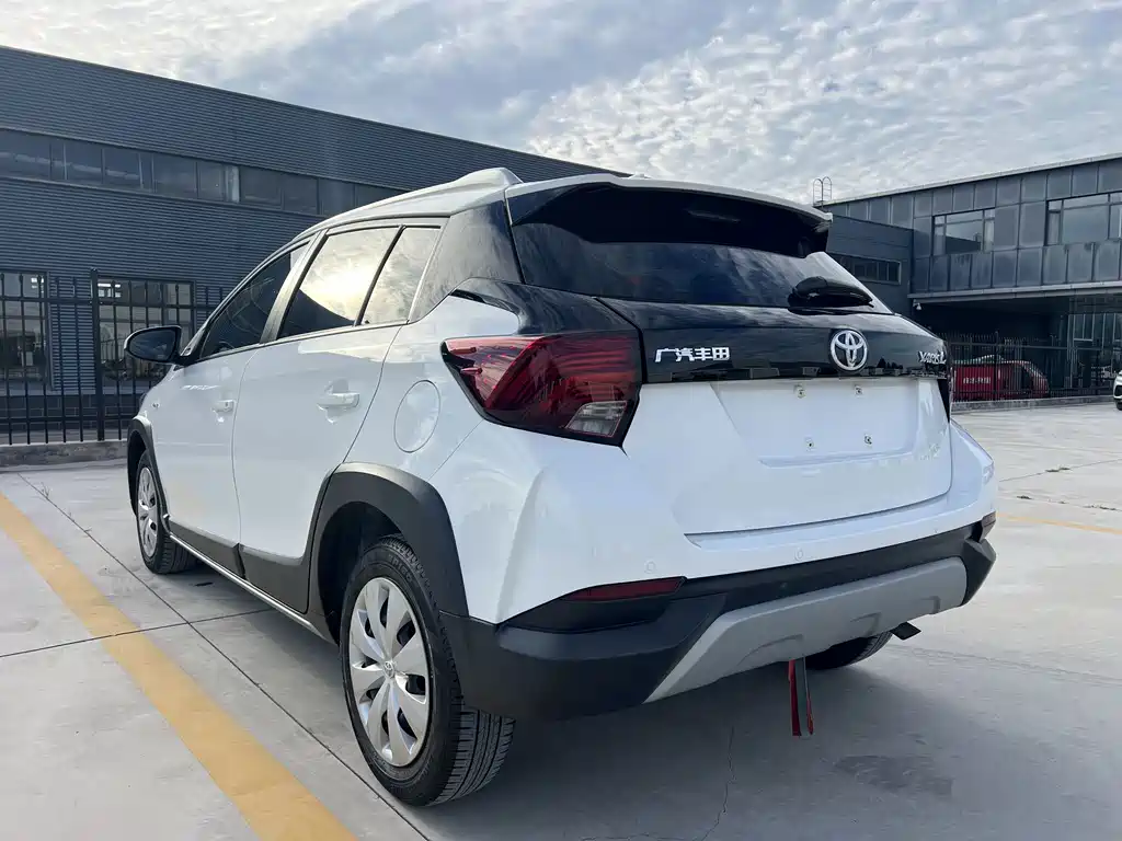 Toyota Yaris L — миниатюра 4
