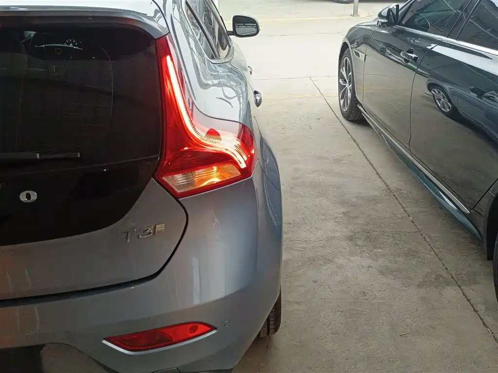 Volvo V40 2018 T3