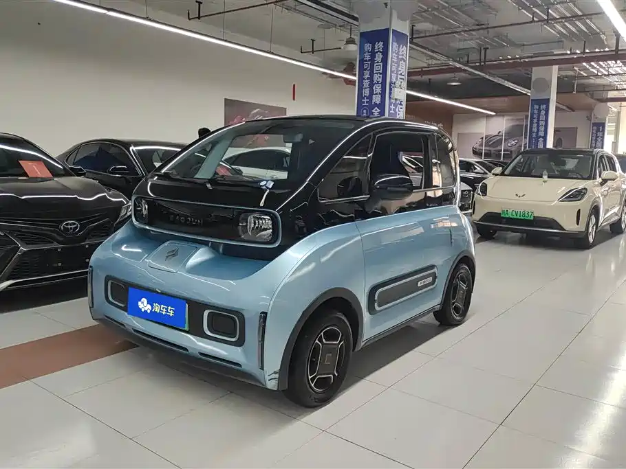 Baojun E300