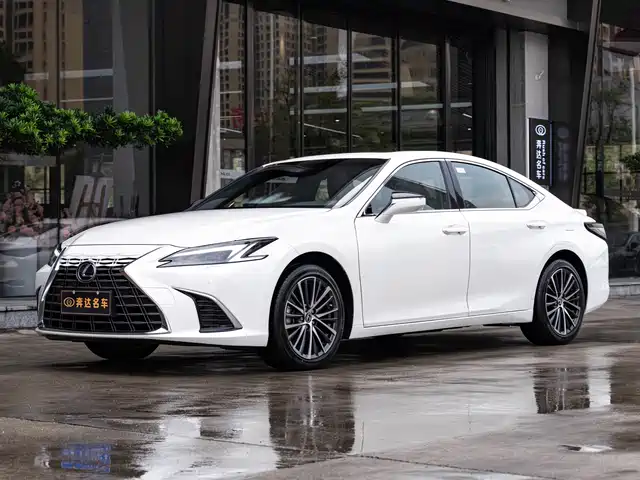 Lexus ES 2025 300h — фото 1