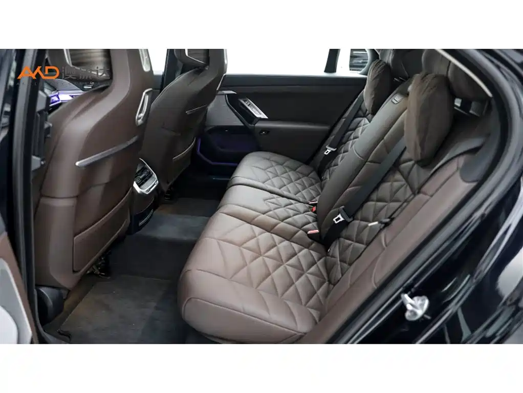 BMW 7 Series — миниатюра 7