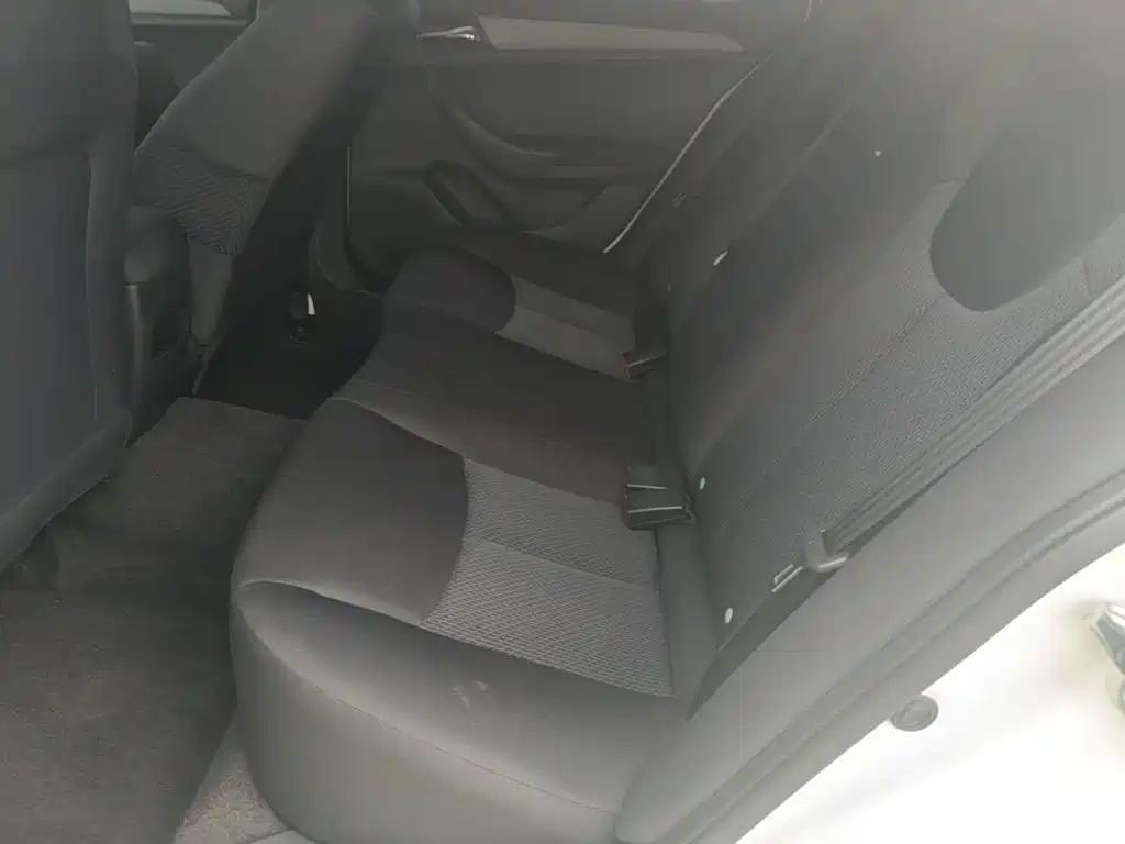 Roewe 360 — миниатюра 13