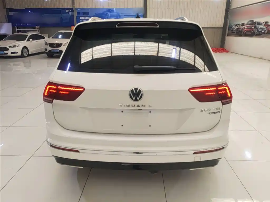 Volkswagen Tiguan L L 2021 380TSI AT R-Line 7 мест