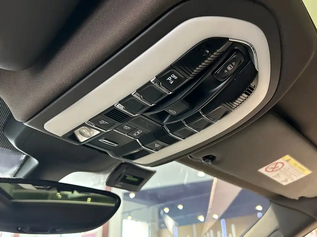 Porsche Cayenne — миниатюра 21