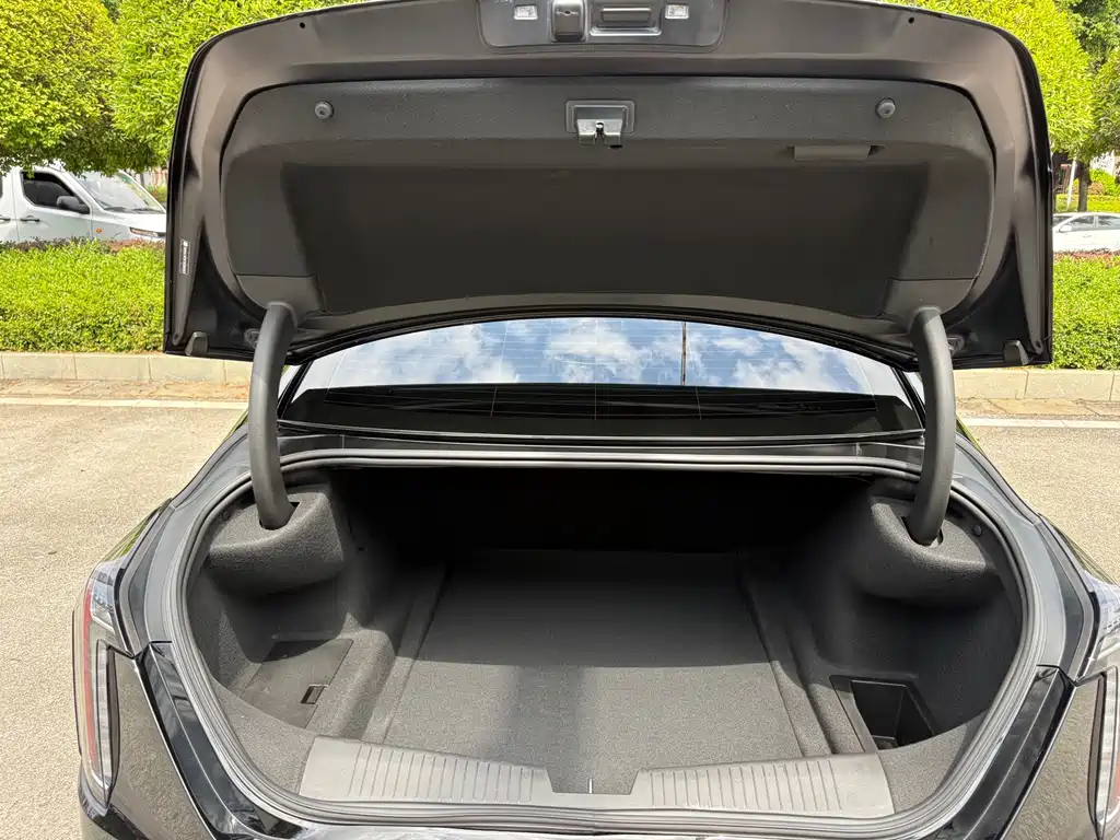 Cadillac CT4 — миниатюра 15