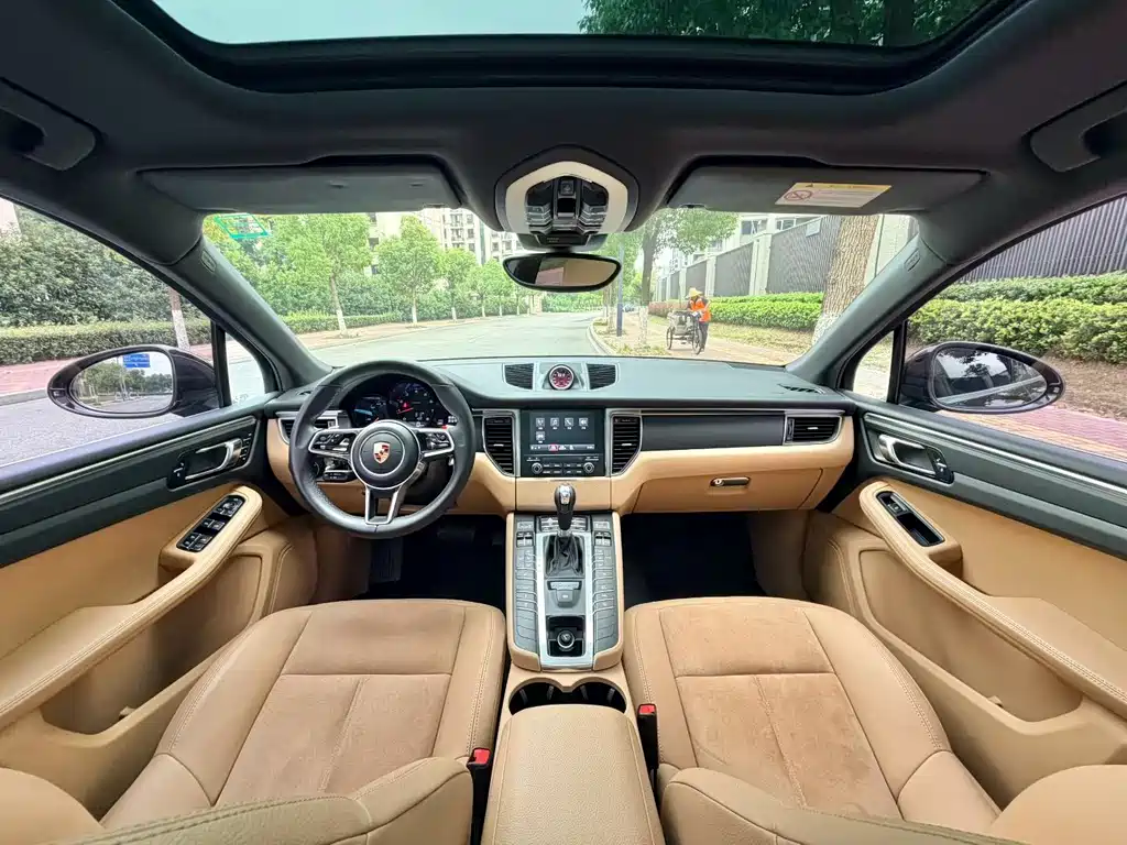 Porsche Macan — миниатюра 8