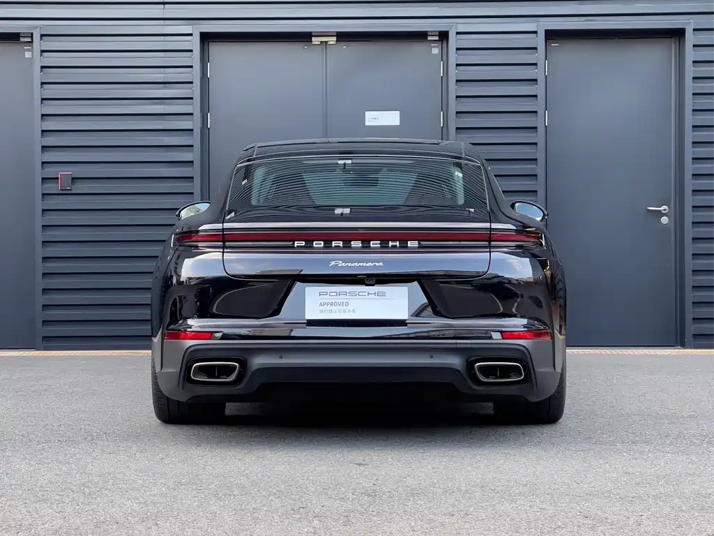 PORSCHE PANAMERA