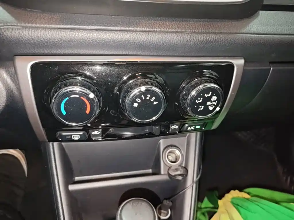 Toyota Yaris L — миниатюра 13