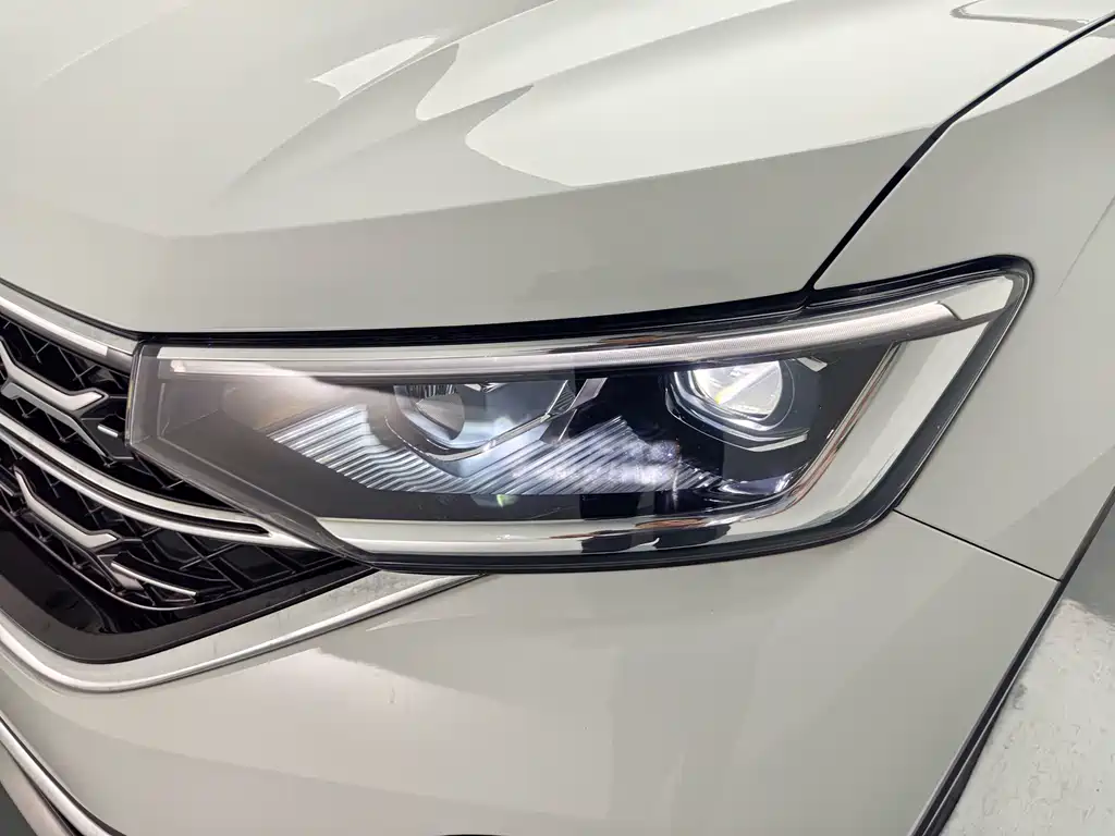 Volkswagen X — миниатюра 9
