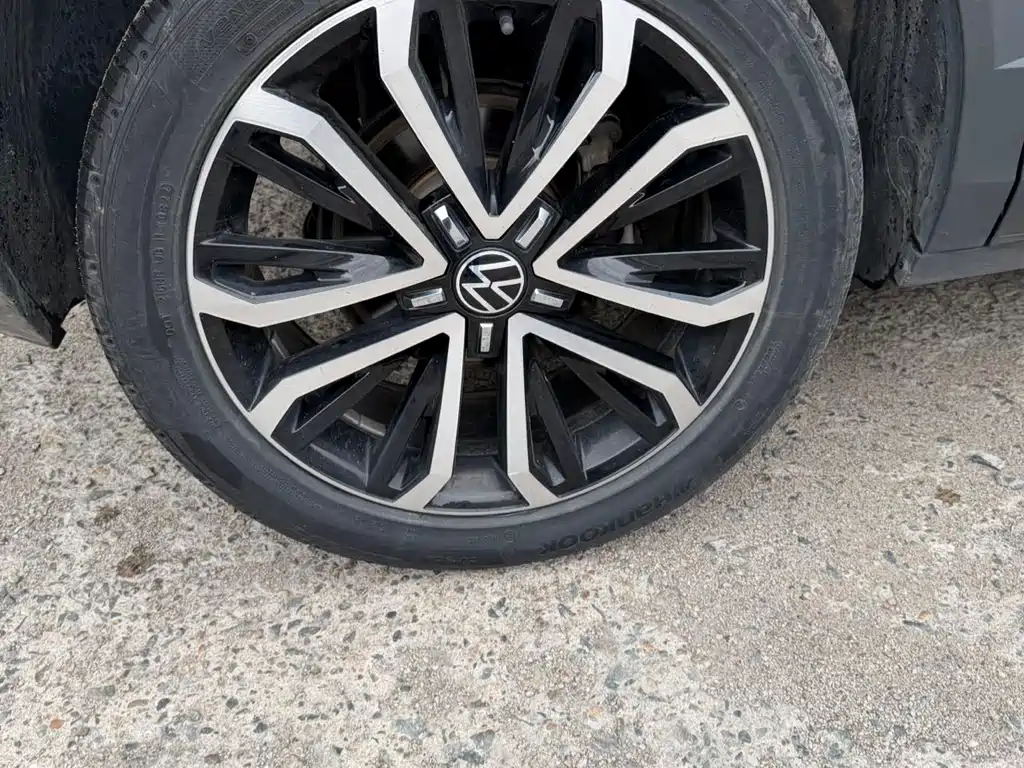 Volkswagen T-Roc — миниатюра 10