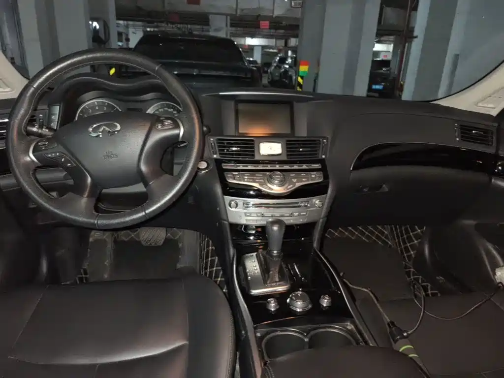 Infiniti Q70 — миниатюра 13