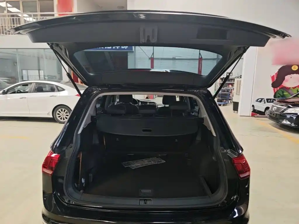 Volkswagen Tiguan L — миниатюра 19