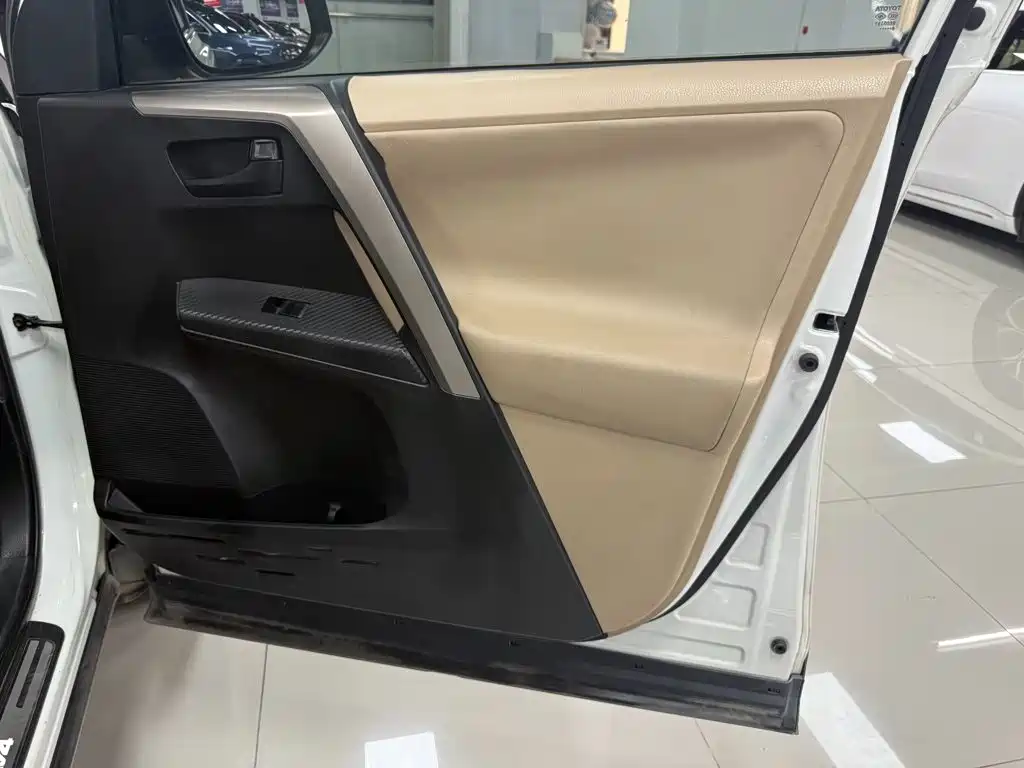 Toyota RAV4 2013 2.5L AT Elite