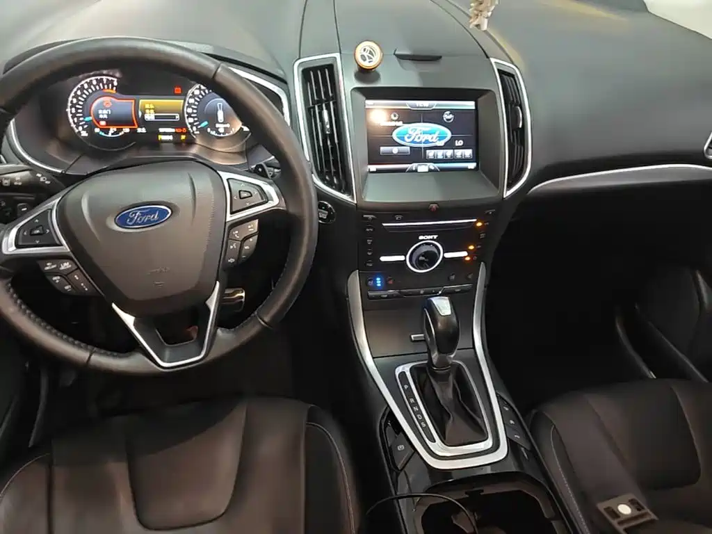 Ford Edge — миниатюра 13