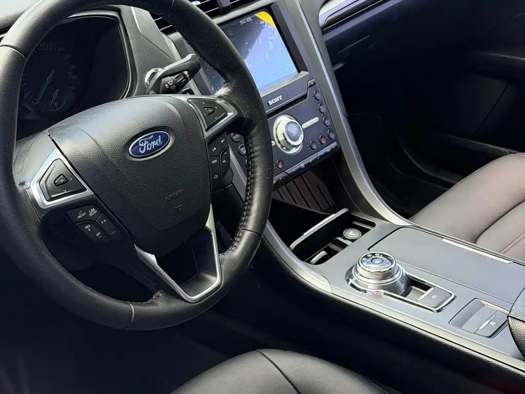 Ford Mondeo — миниатюра 11