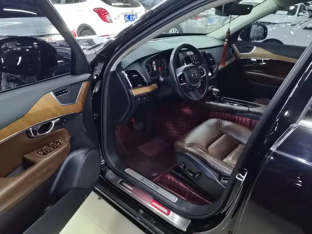 Volvo XC90 — миниатюра 16