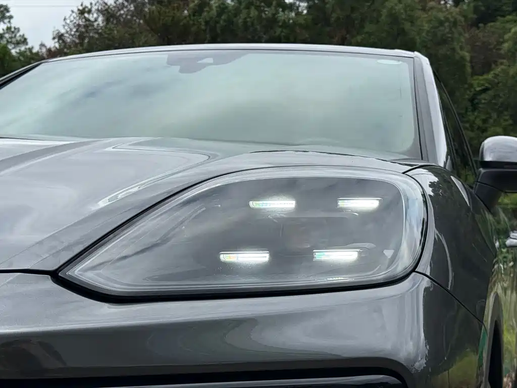 Porsche Cayenne Hybrid — миниатюра 4