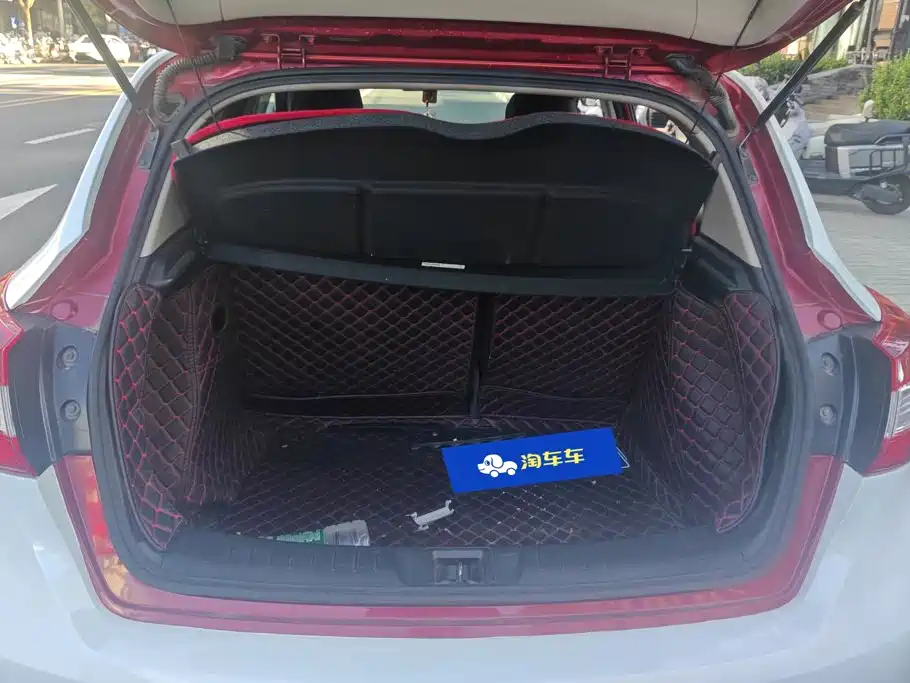 Nissan Tiida — миниатюра 4