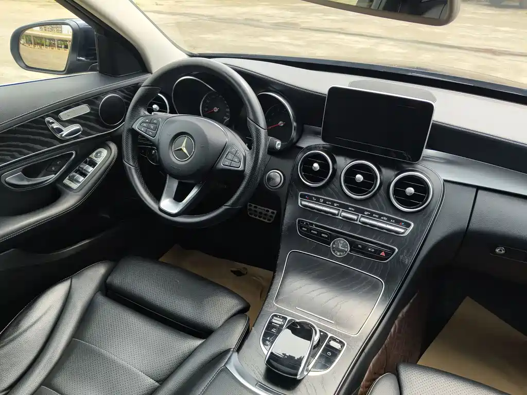 Mercedes-Benz C-Class — миниатюра 13
