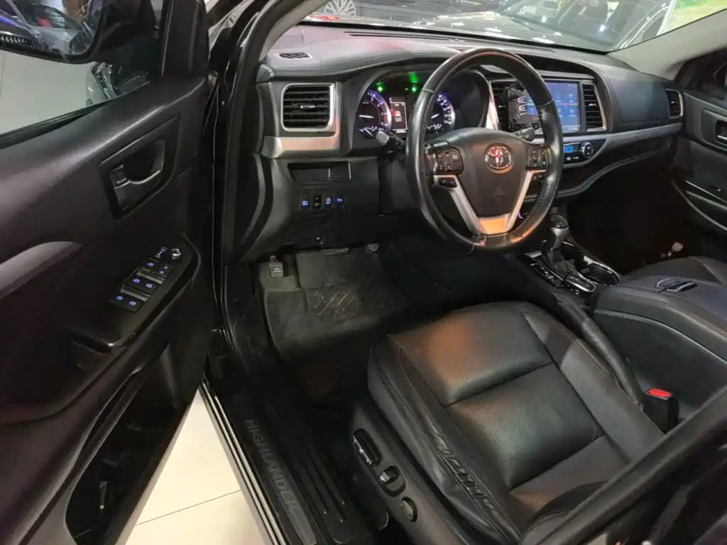 Toyota Highlander — миниатюра 16