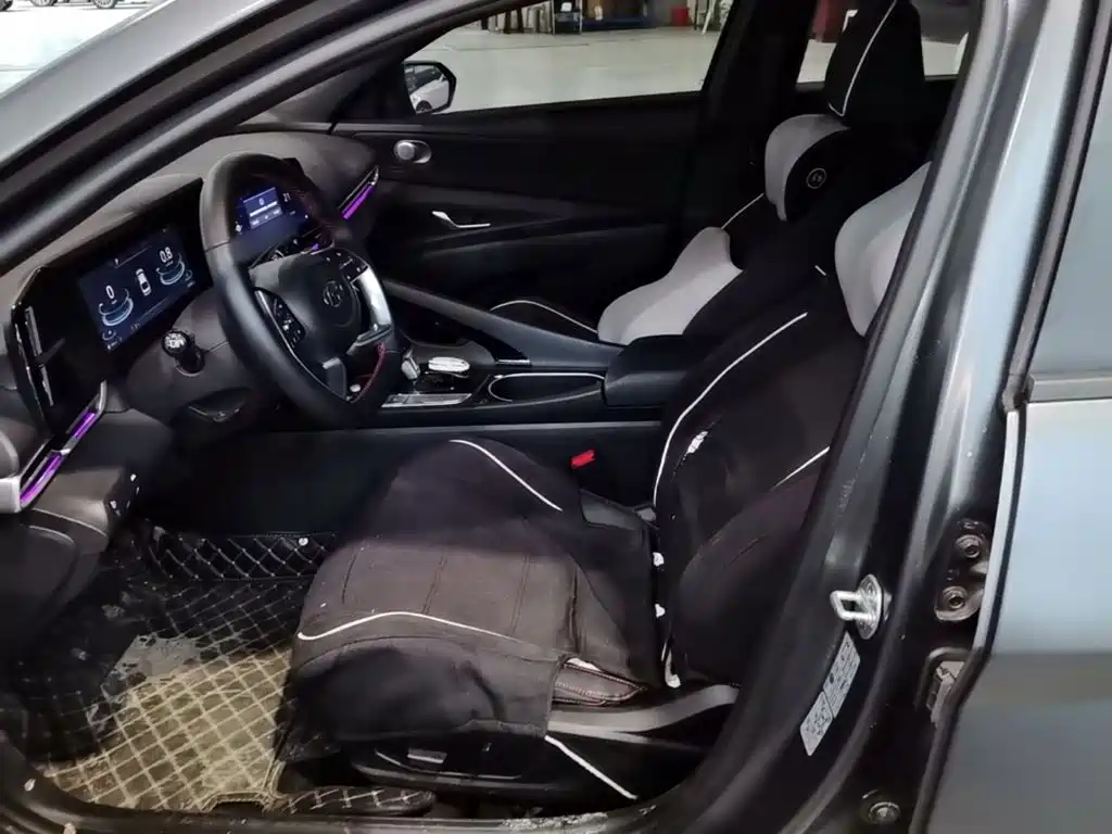Hyundai Elantra — миниатюра 15