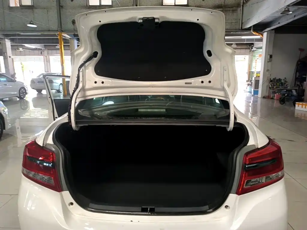 Toyota Yaris L — миниатюра 19