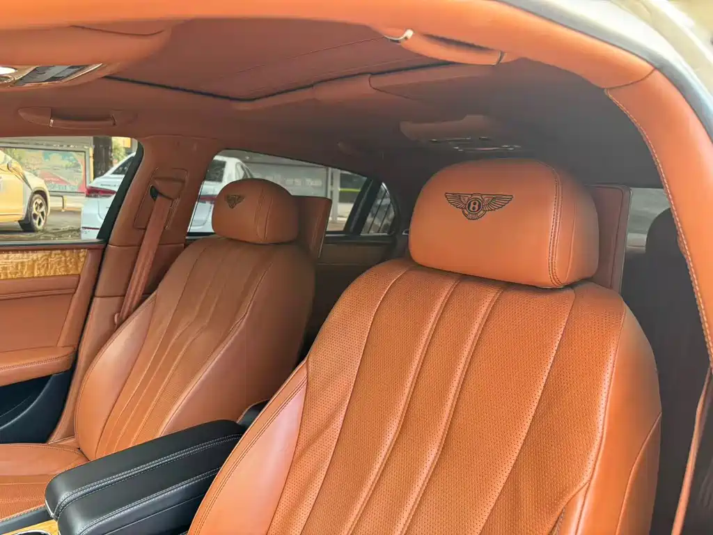 Bentley Flying Spur — миниатюра 16