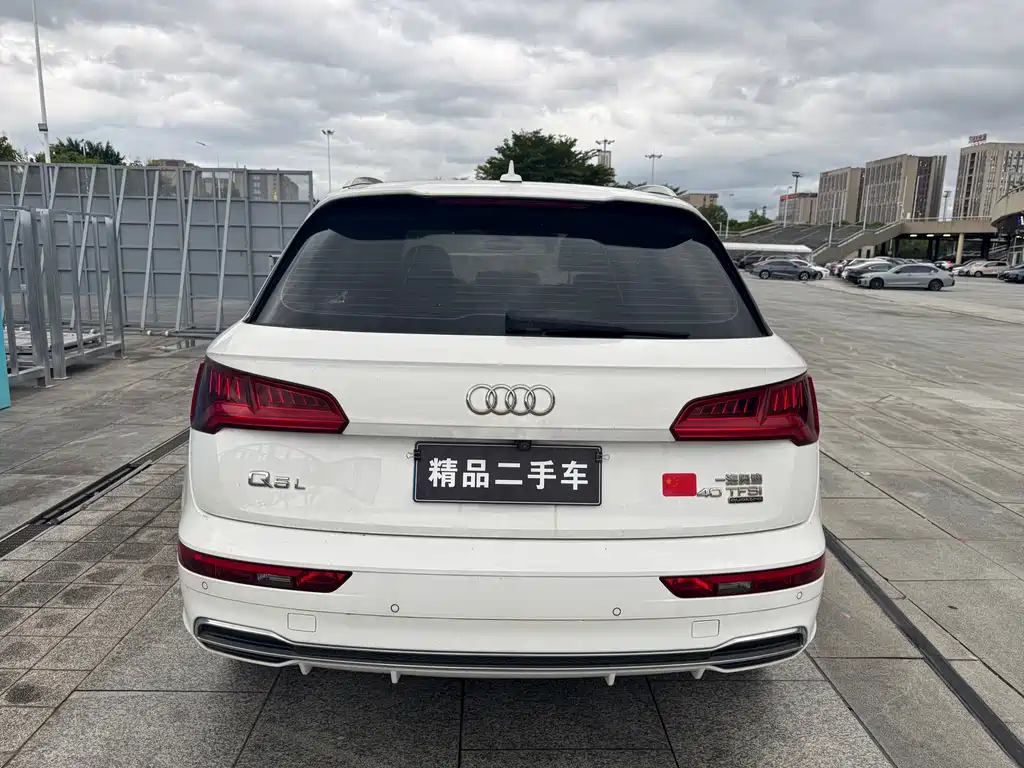 Audi Q5L — миниатюра 5