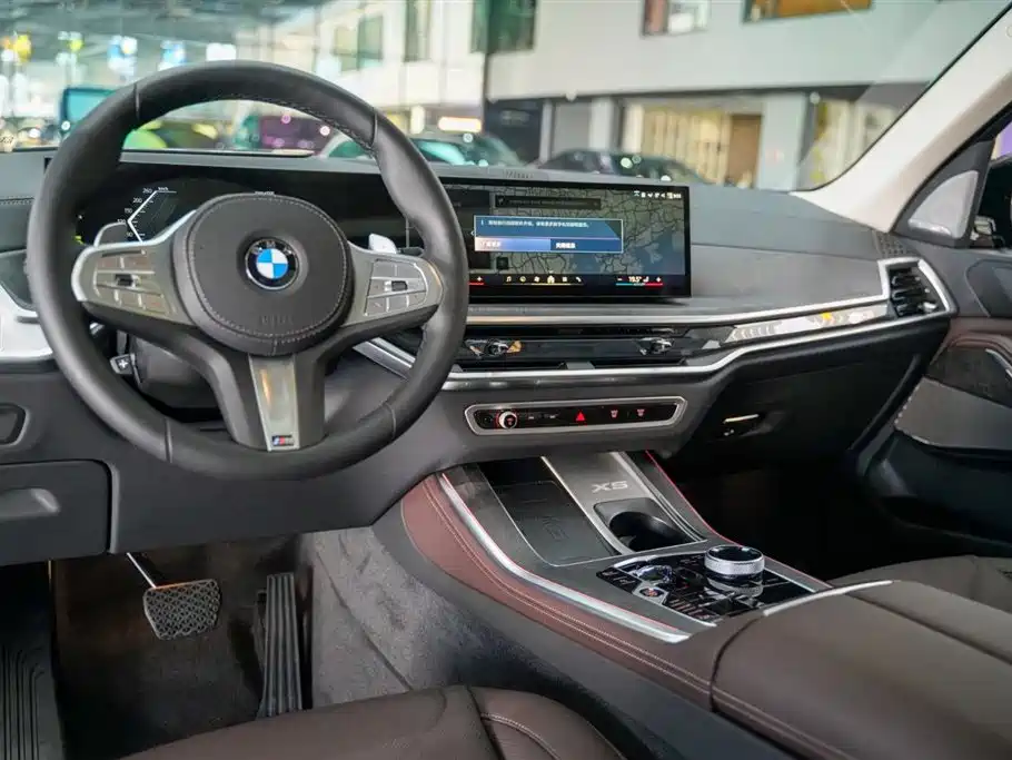 BMW X5 2023 xDrive 30Li Premium M Sport
