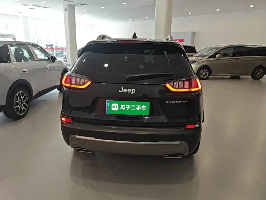 Jeep Cherokee — миниатюра 6