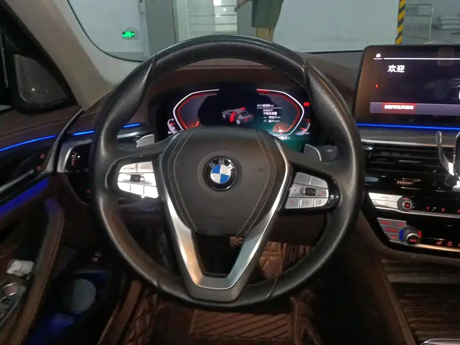 BMW 5 Series — миниатюра 15