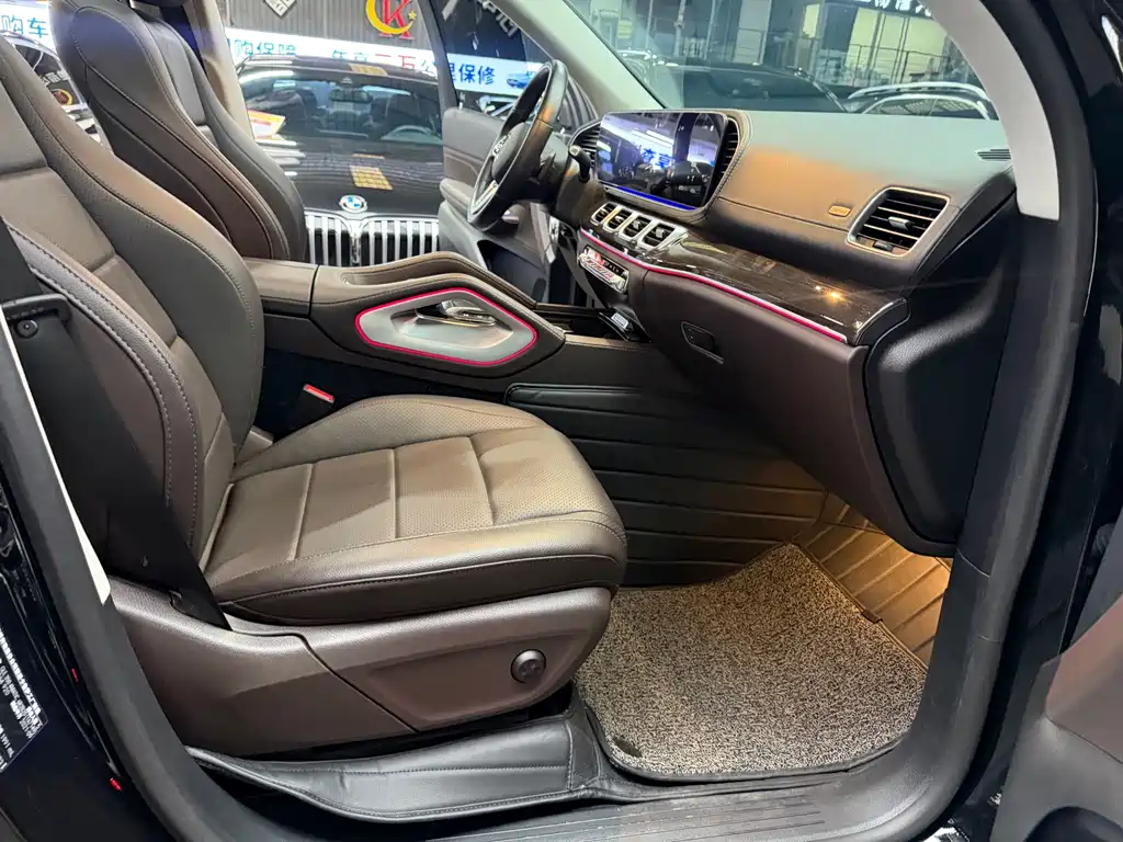 Mercedes-Benz GLE (Import) — миниатюра 19