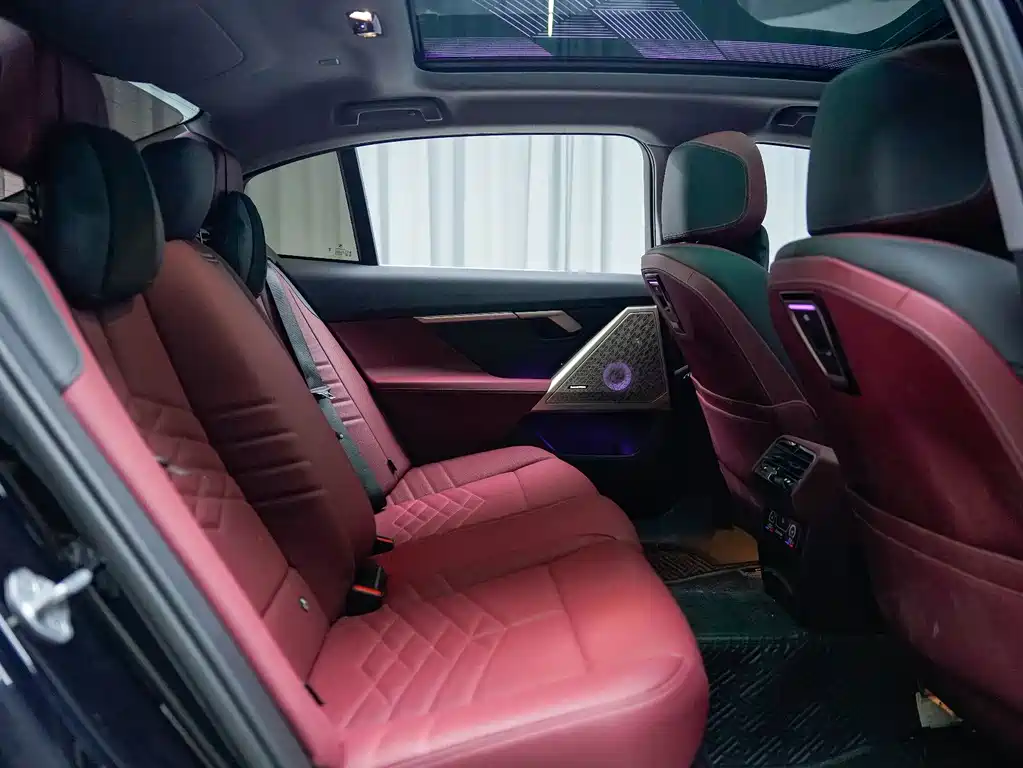 BMW 5 Series — миниатюра 8