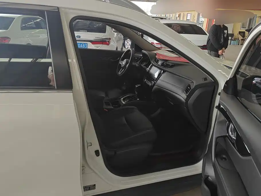 Nissan X-Trail — миниатюра 8