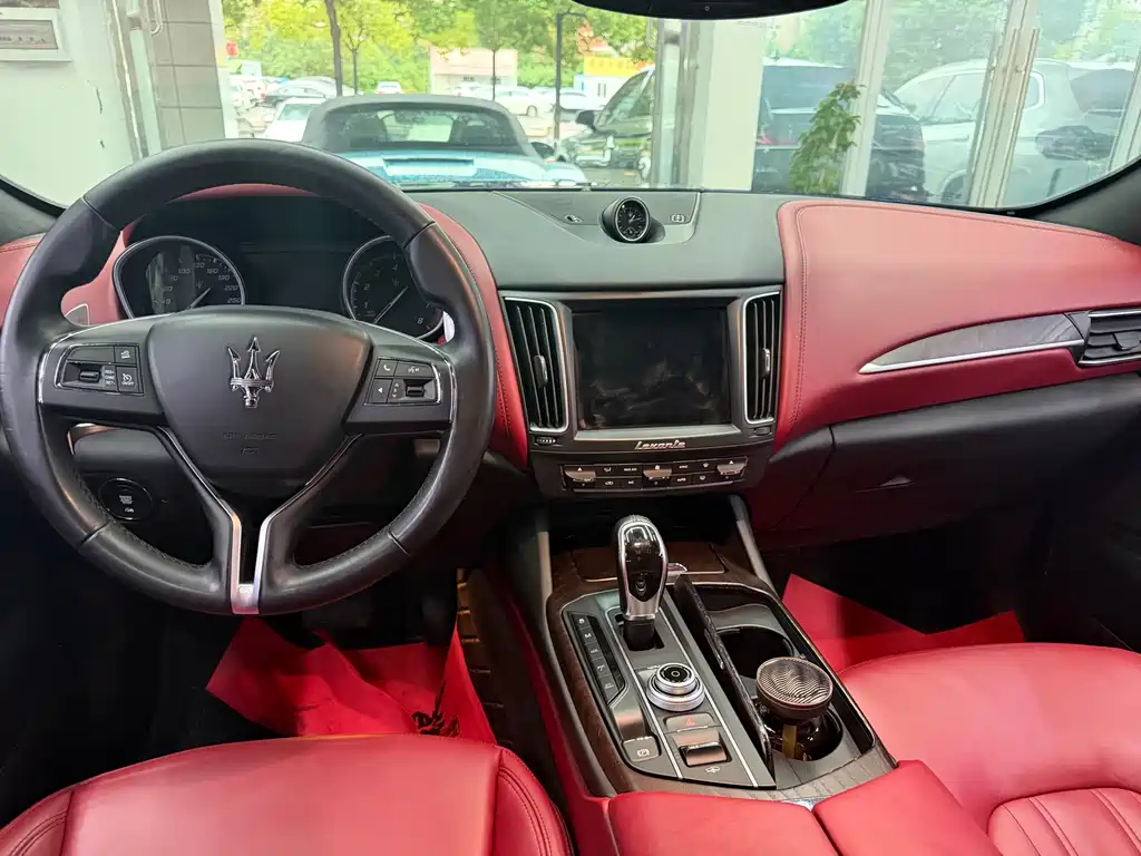 Maserati Levante — миниатюра 8