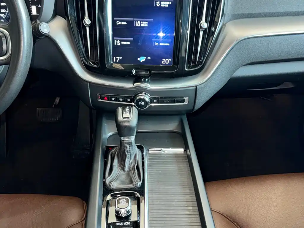 Volvo XC60 — миниатюра 22