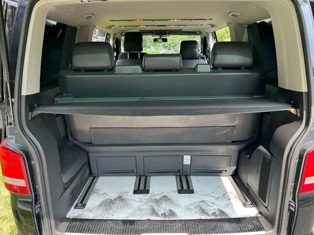 Volkswagen Multivan — миниатюра 9