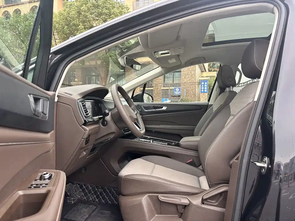 Volkswagen Viloran — миниатюра 5