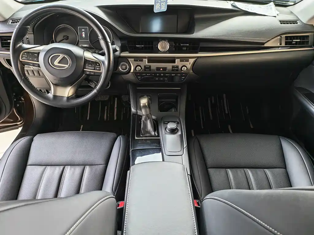 Lexus ES — миниатюра 4