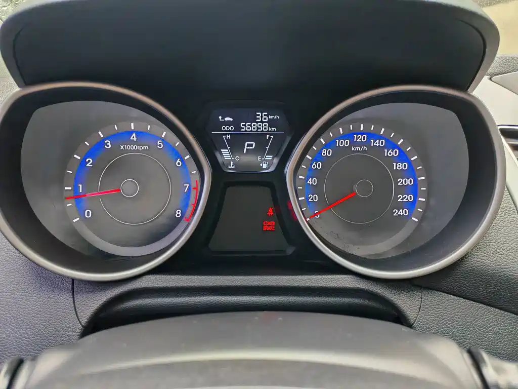 Hyundai Elantra Langdong — миниатюра 10