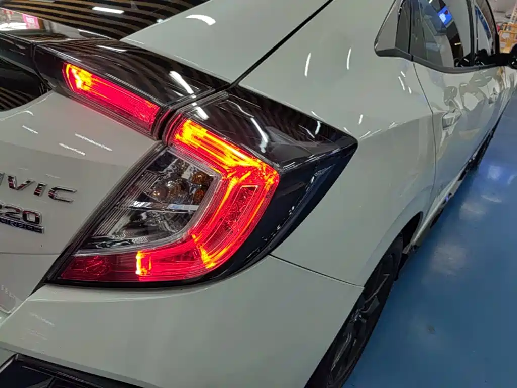 Honda Civic — миниатюра 8