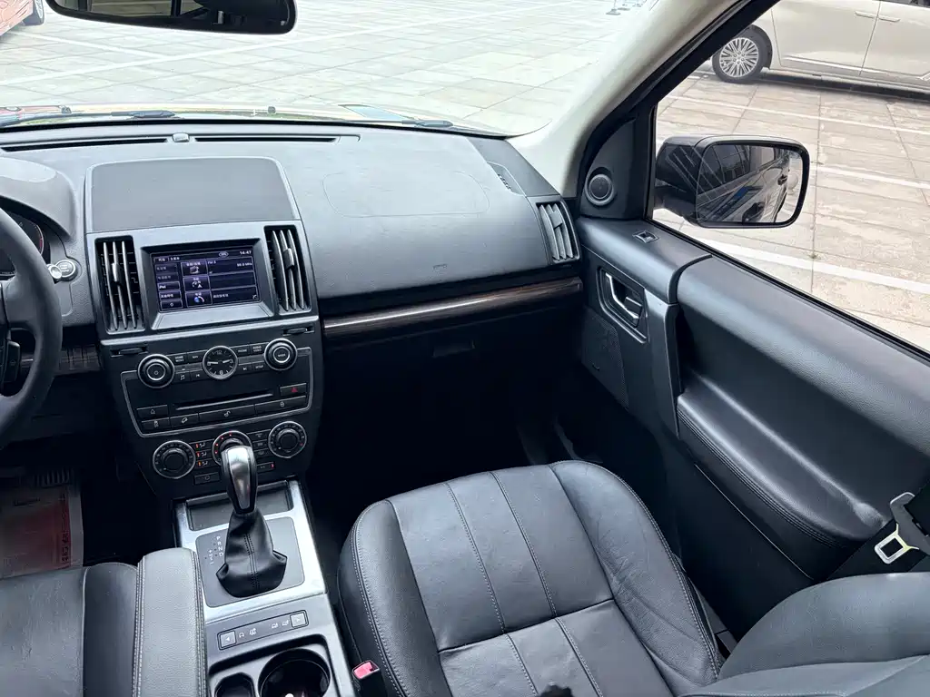 Land Rover 2 013 2.2T SD4 SE