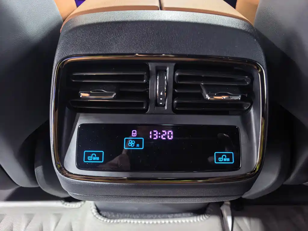 BYD Han — миниатюра 15