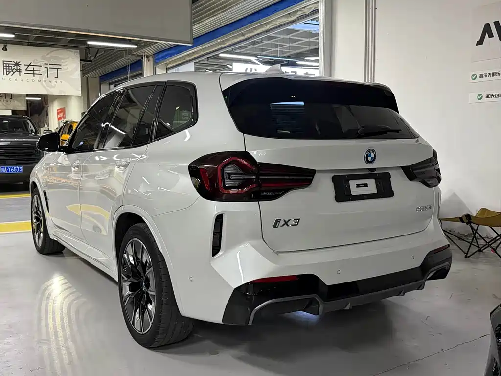 BMW iX3 — миниатюра 11