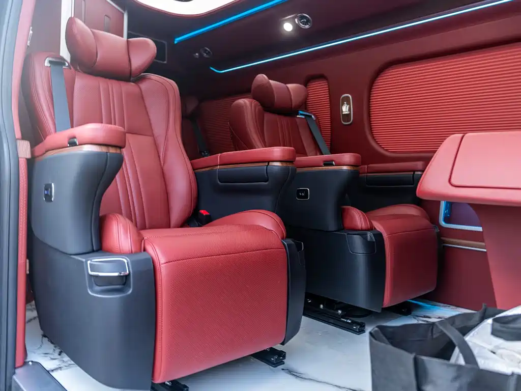 Toyota HiAce 2024 3.5L AT