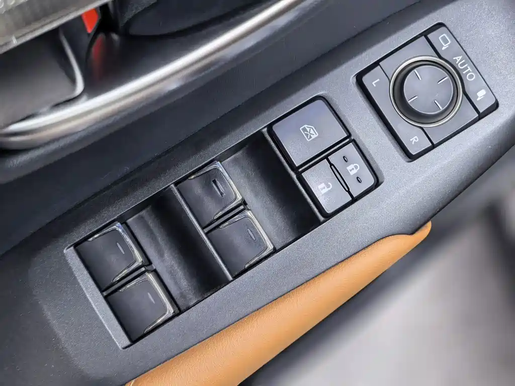 Lexus NX — миниатюра 22