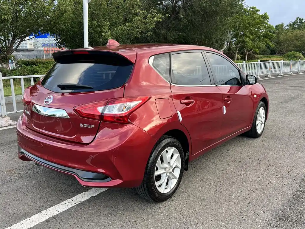 Nissan Tiida — миниатюра 12