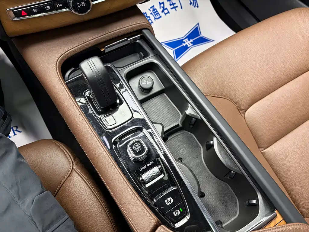 Volvo XC90 — миниатюра 14