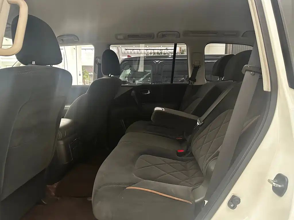 Nissan Patrol — миниатюра 12